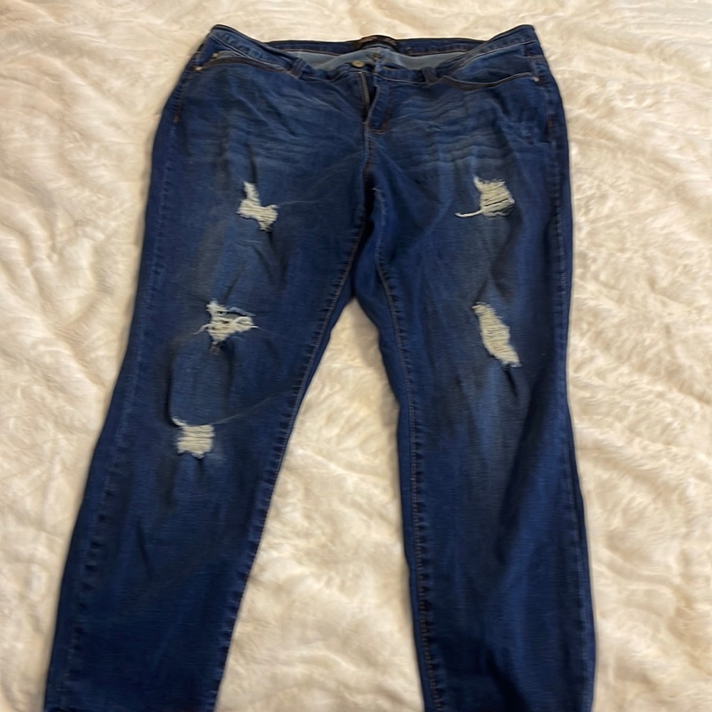 Jeans - Picture 1 of 4